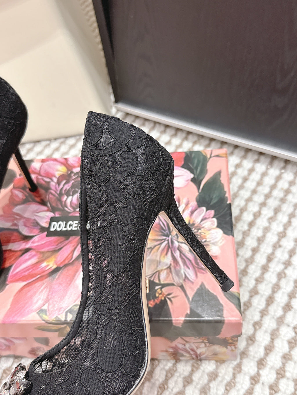DG Pumps Crystals 9cm Black Taormina Lace 663085