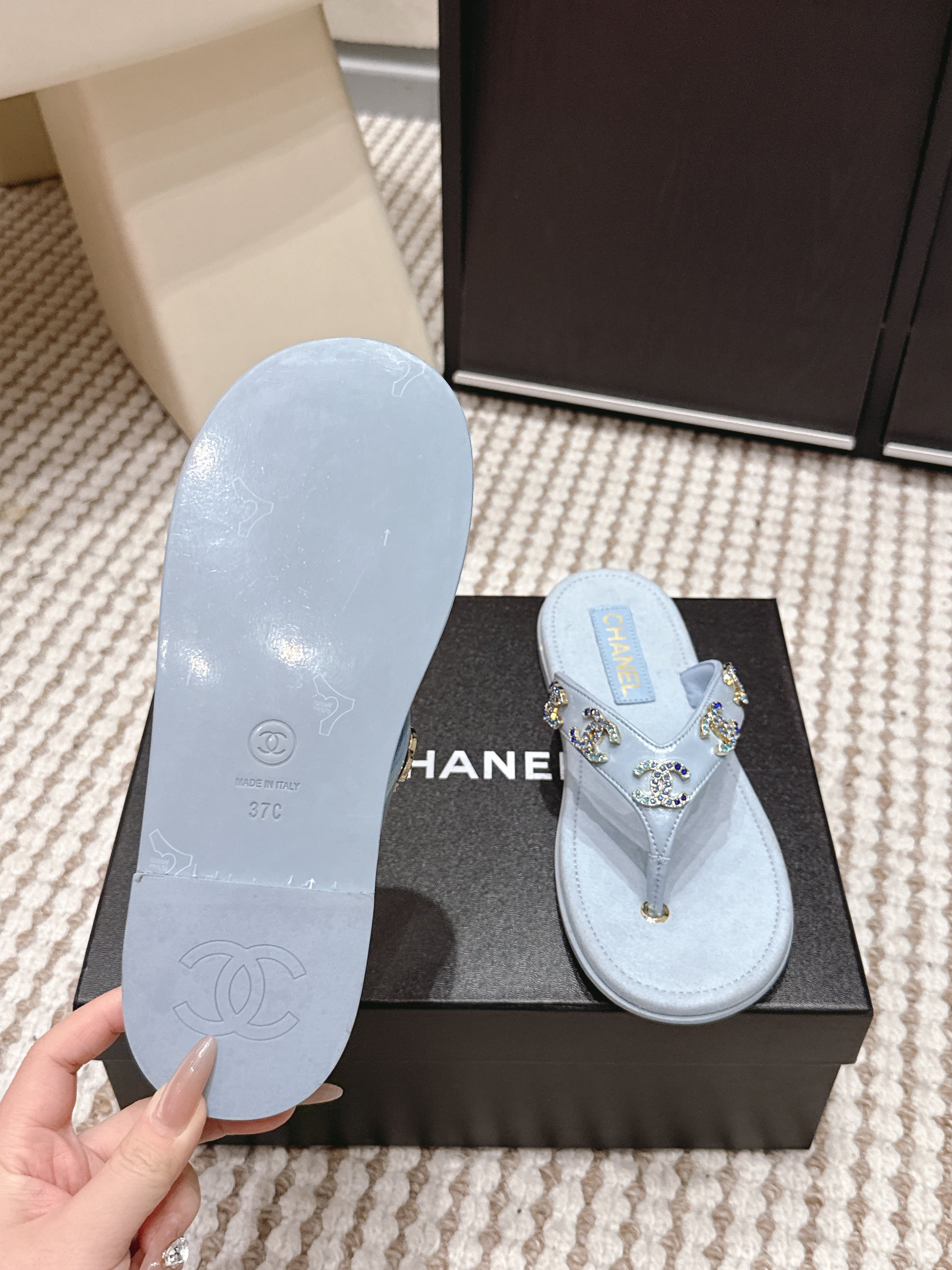 CC 26s Flip-Flop Light Grey Blue Sheepskin 632359