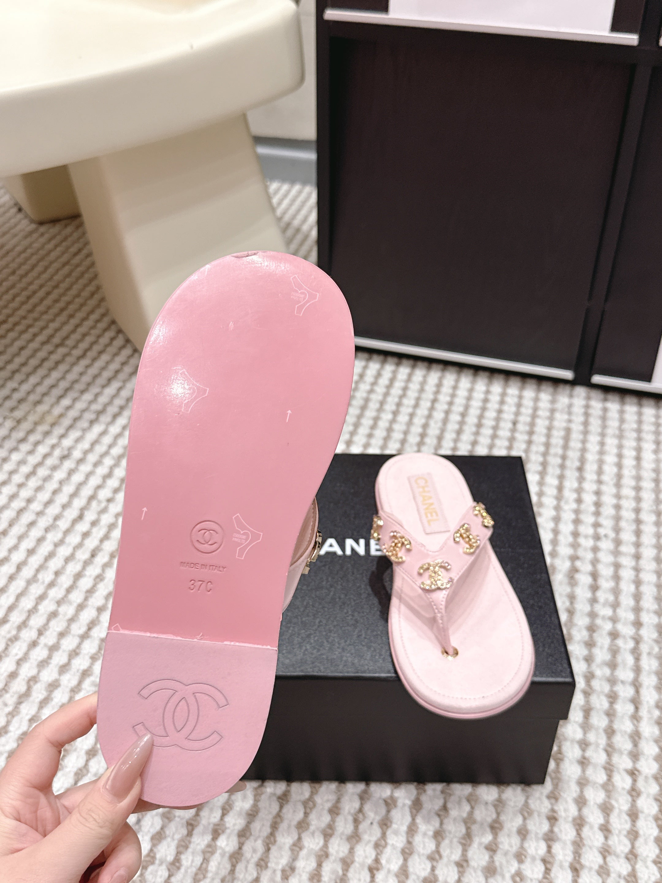 CC 26s Flip-Flop Light Pink Sheepskin 632361