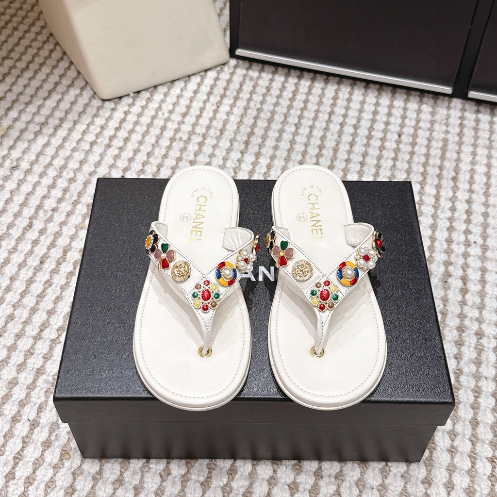 CC 26s Flip-Flop White Sheepskin 632363