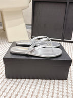 CC 26ss Flip-Flops Sliver Metalic Sheepskin 653601