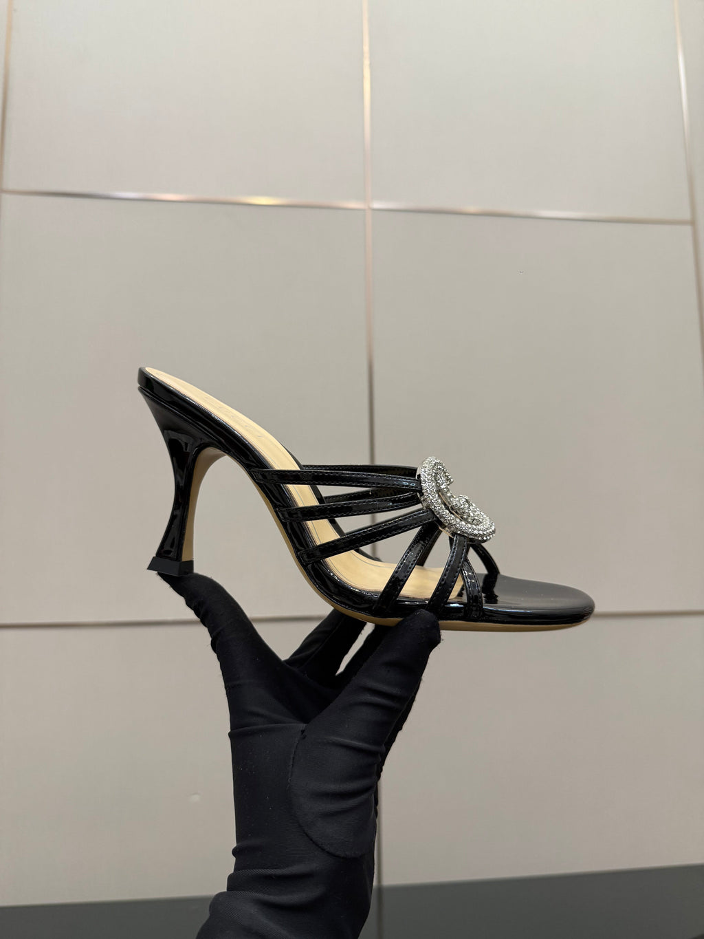 Women's Slide 85mm With Crystal Interlocking G Black Patent Leather
