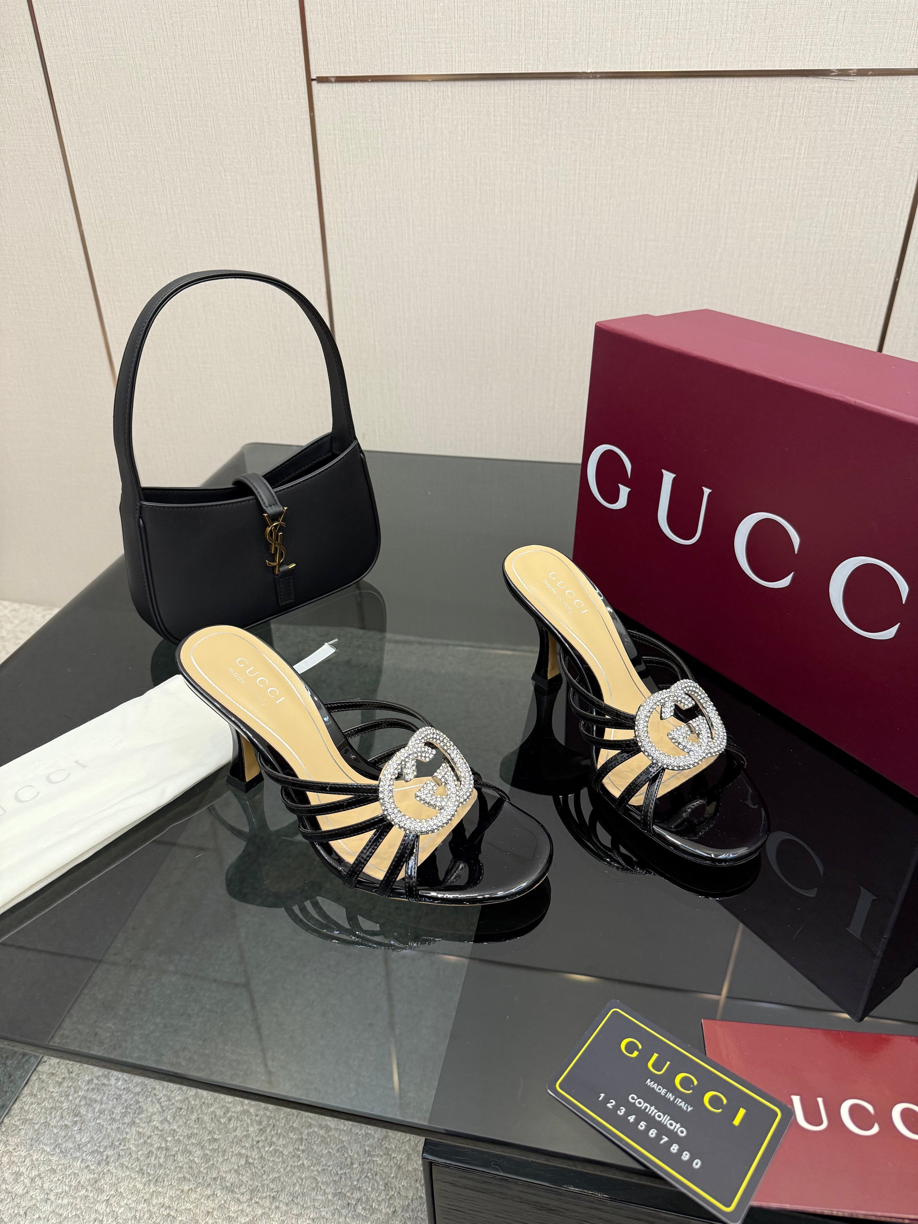 Women's Slide 85mm With Crystal Interlocking G Black Patent Leather