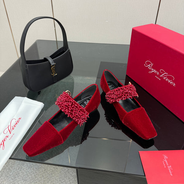 RV Belle Vivier Mary Janes Red Velvet 629887