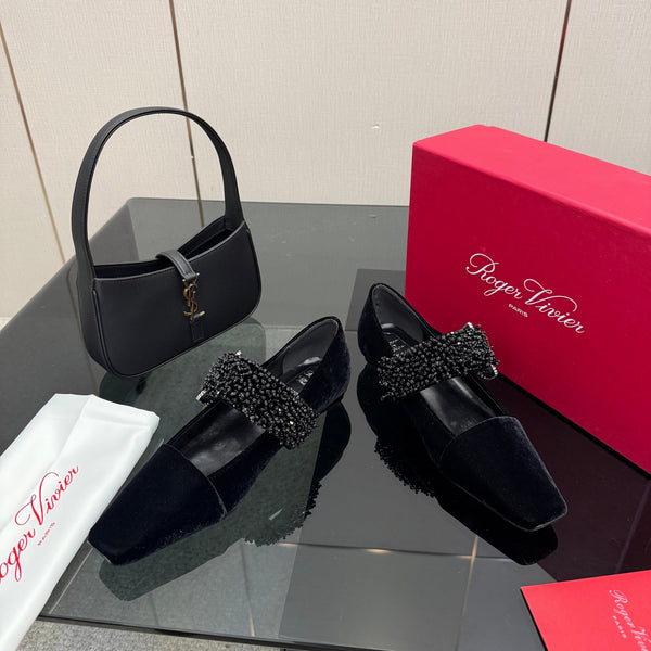 RV Belle Vivier Mary Janes Black Velvet 629888