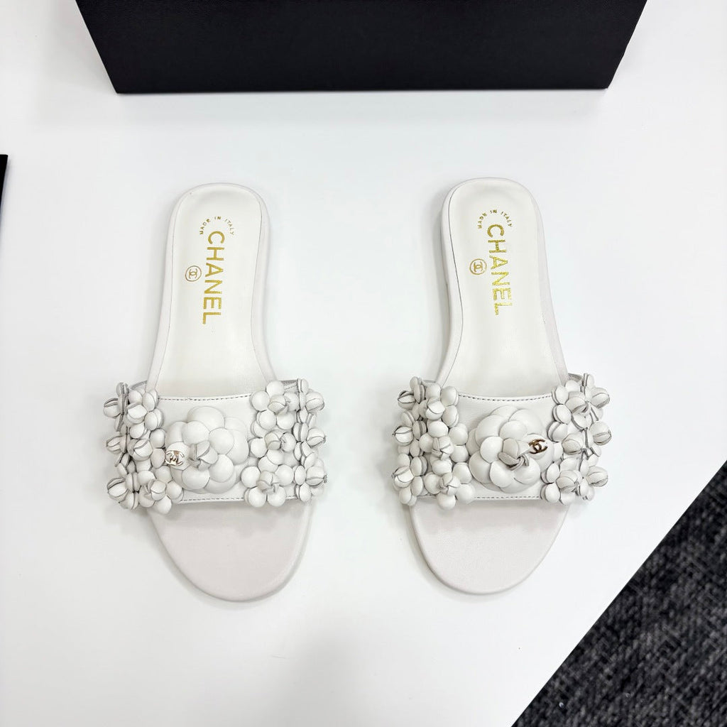 CC 25C Mules Flower White Calfskin