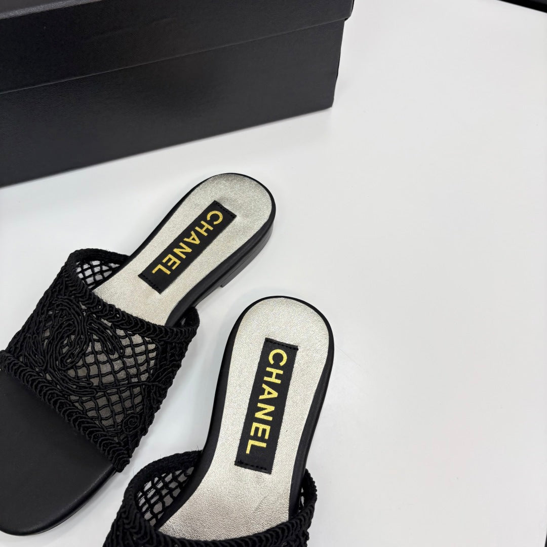 CC 25 Slippers Satin and Sheepskin 270798