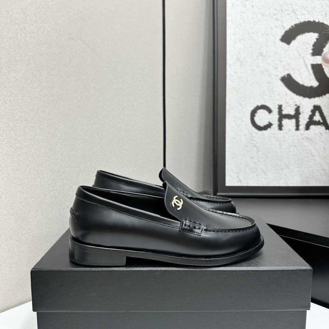 CC SS 2026 Pre Loafer Black Calfskin 630471