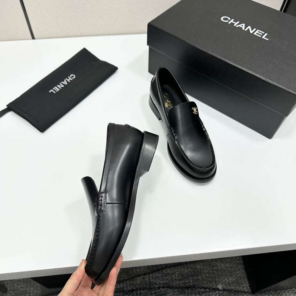 CC SS 2026 Pre Loafer Black Calfskin 630471