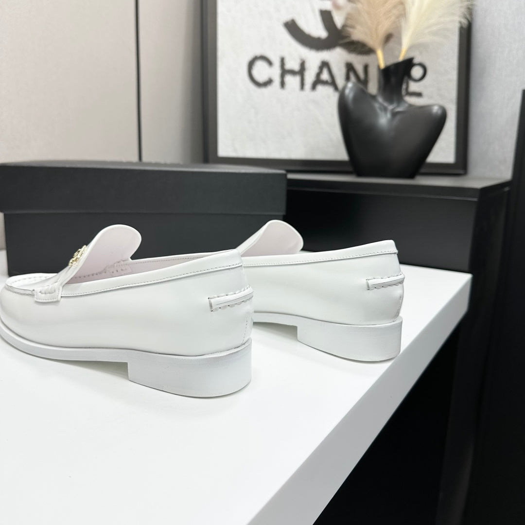 CC SS 2026 Pre Loafer White Calfskin 630472