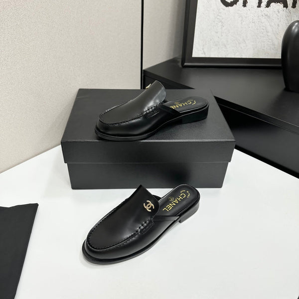 CC SS 2026 Pre Loafer Sandal Black Calfskin 630477