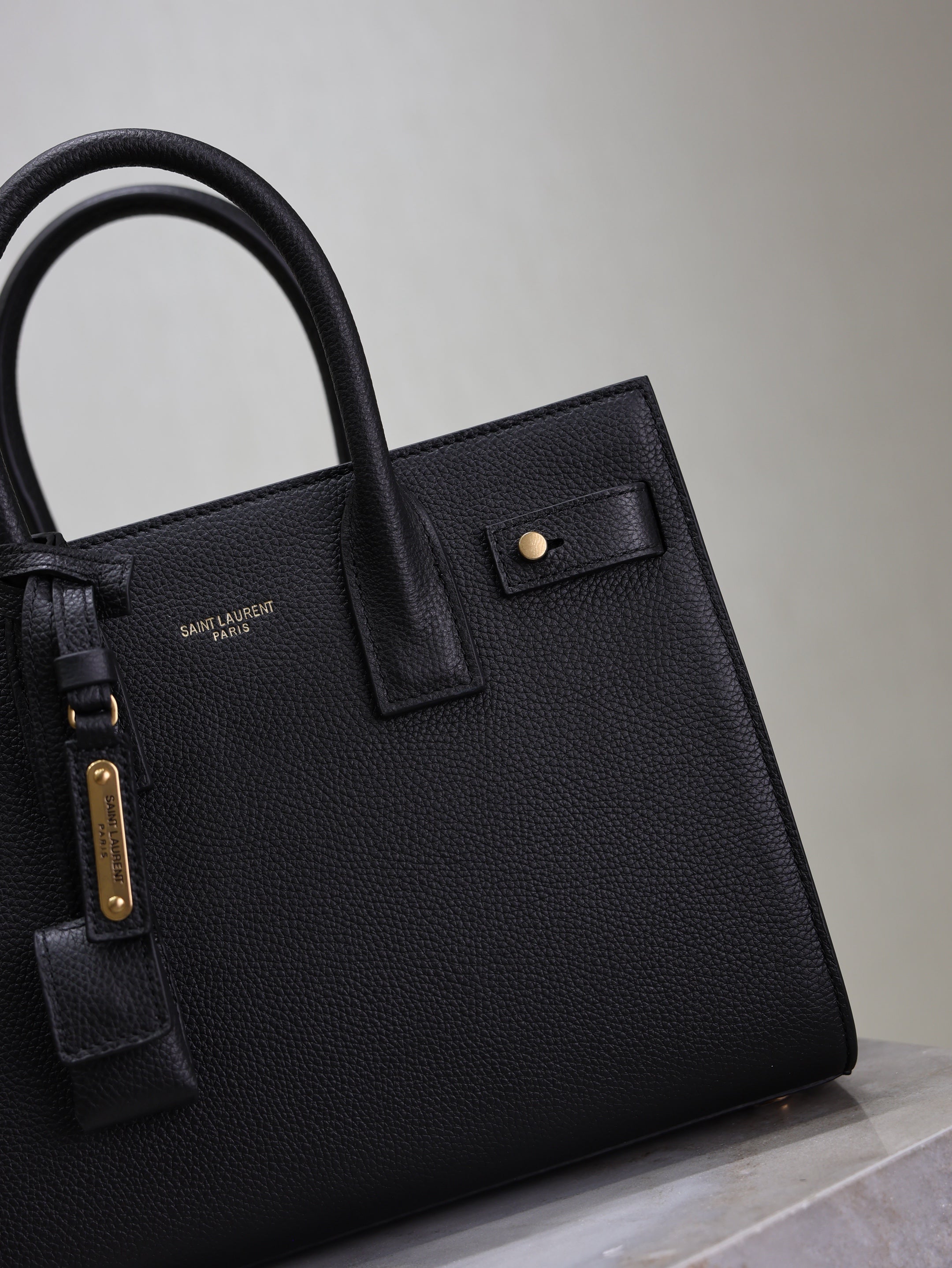 Sac De Jour Nano 26cm Black Grain Cowhide GHW