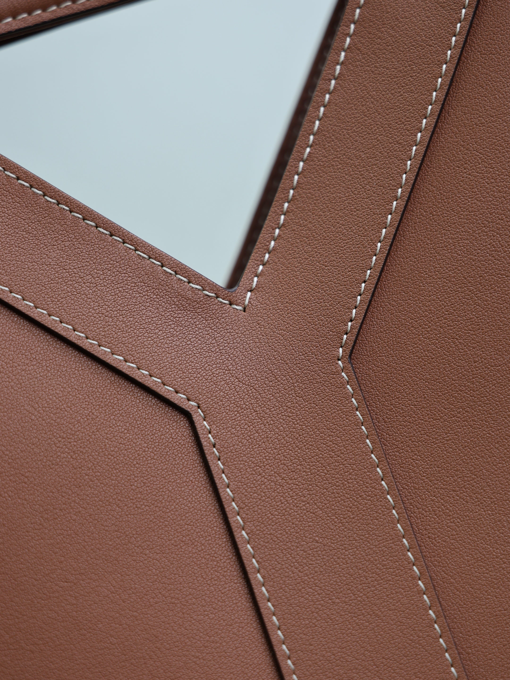 Y Small Bucket 23cm Caramel Leather