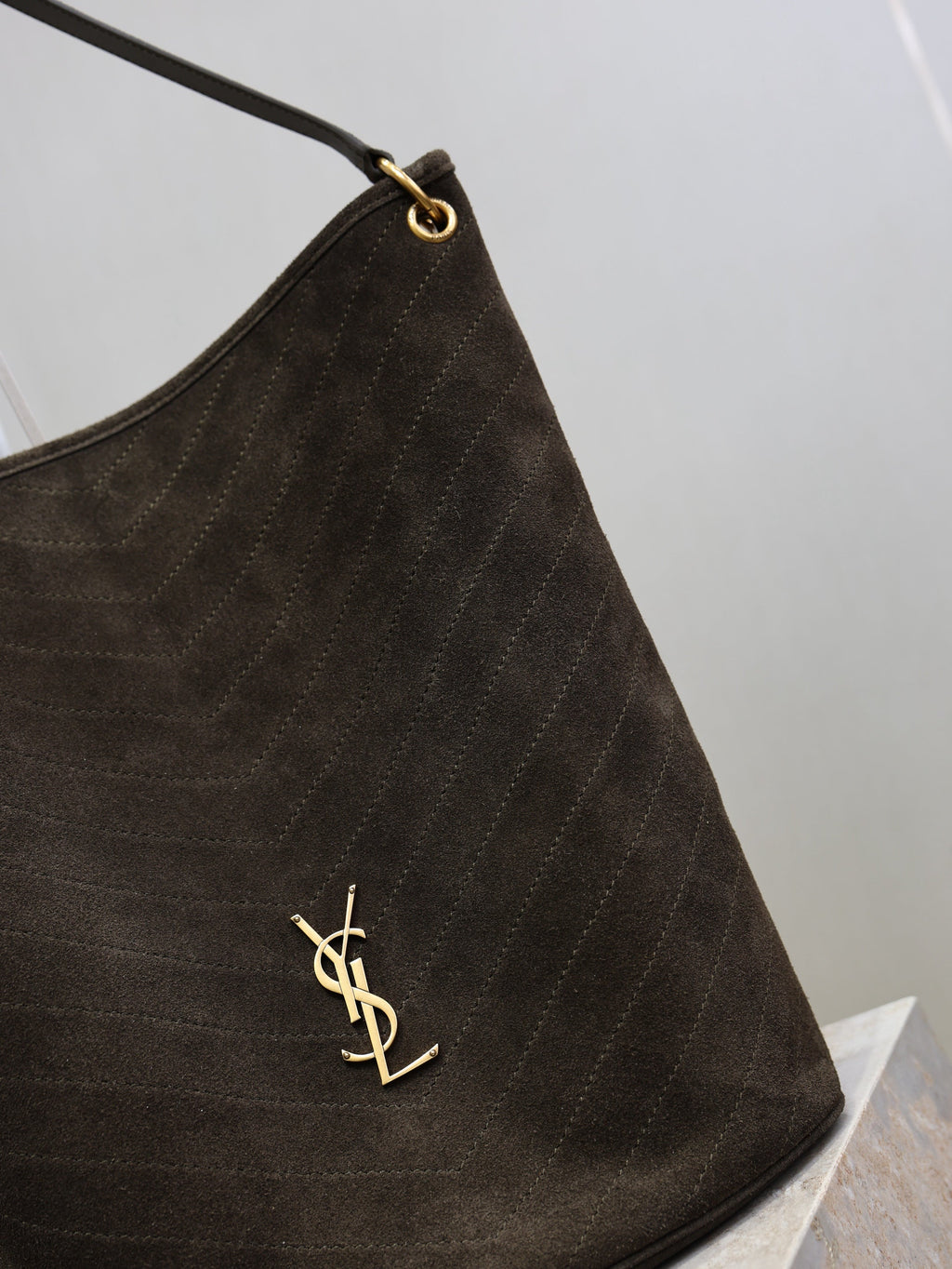 YSl Niki Supple Light Musk Suede