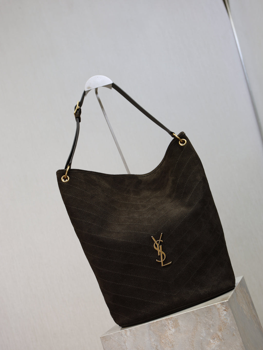 YSl Niki Supple Light Musk Suede