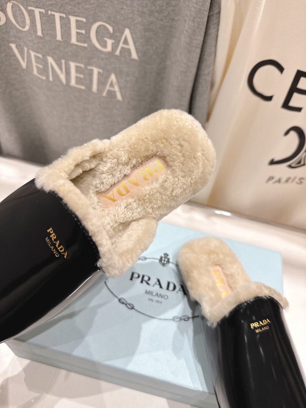 Prada 25s Furry Slippers Black Patent Sheepskin And Wool 535490