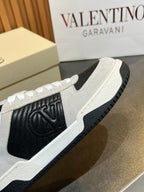 VT 25S Couple Sneakers White Black Calfskin Suede 563102