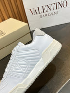 VT 25S Couple Sneakers White Calfskin Suede 563107