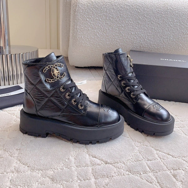 CC Ankle Boots In Black Wrinkled Calfskin 145488