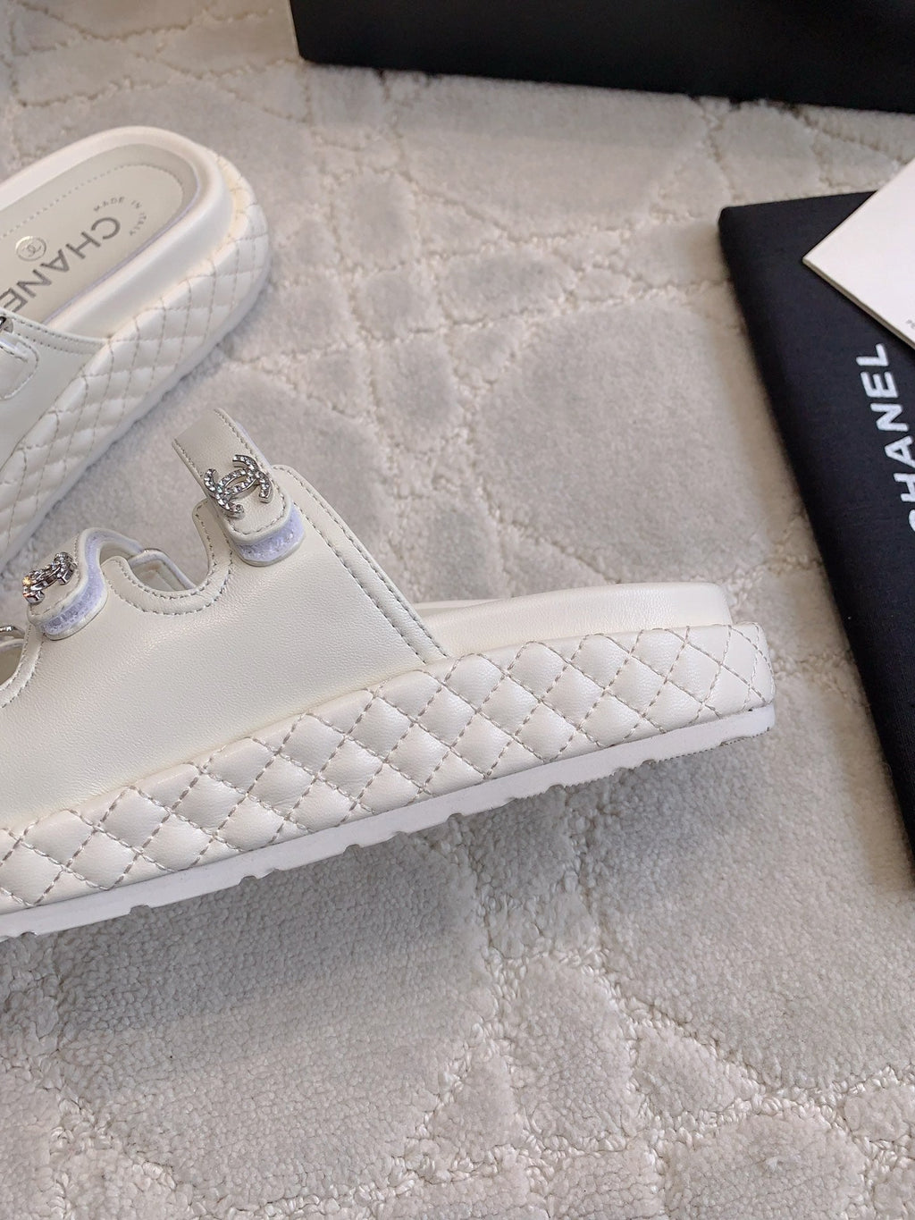 CC Slippers White Lambskin 145356