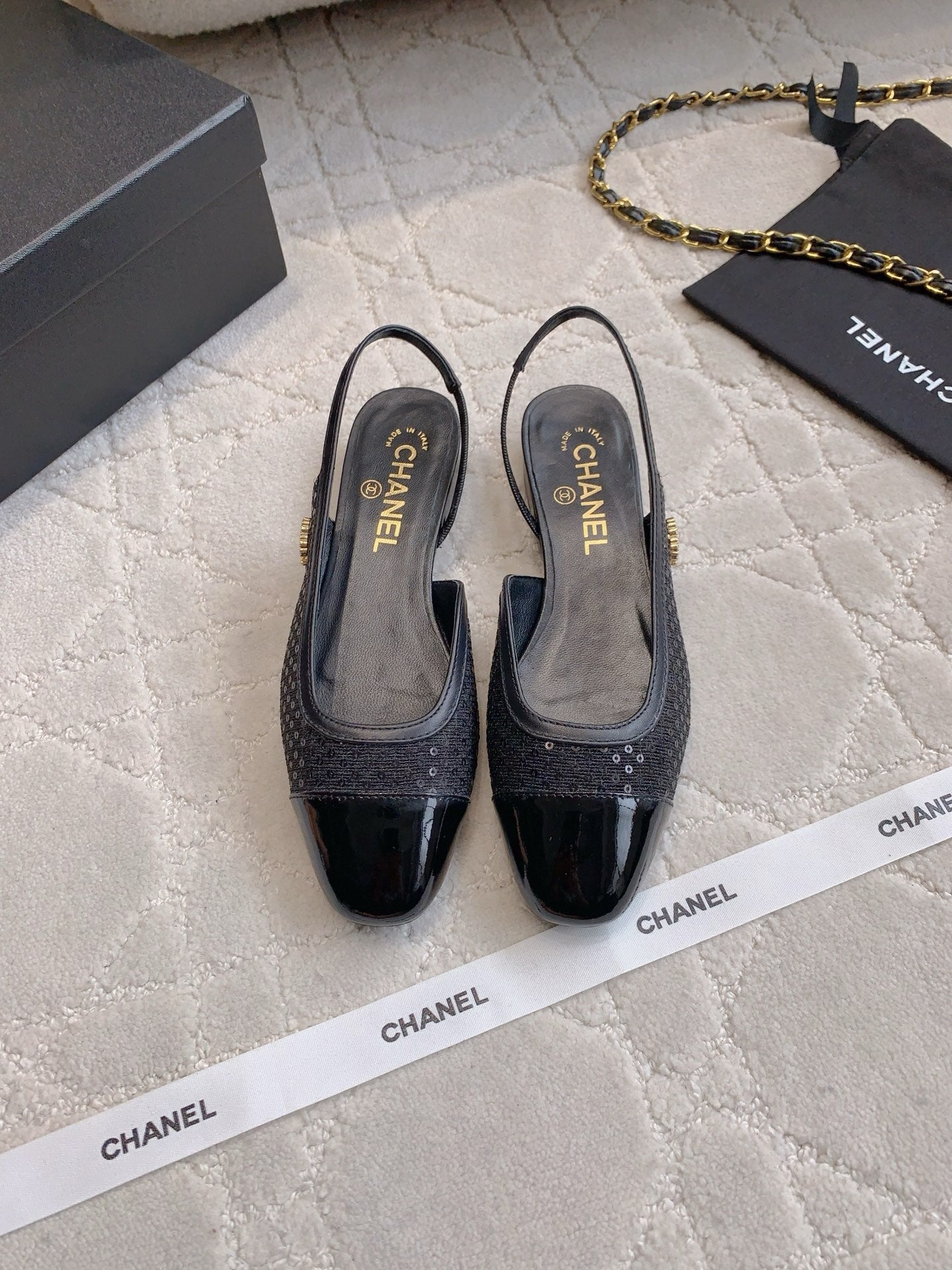 CC Cap Toe Slingback Black Lamskin & Glitter 404279