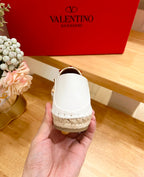 ROCKSTUD WHITE CANVAS ESPADRILLES