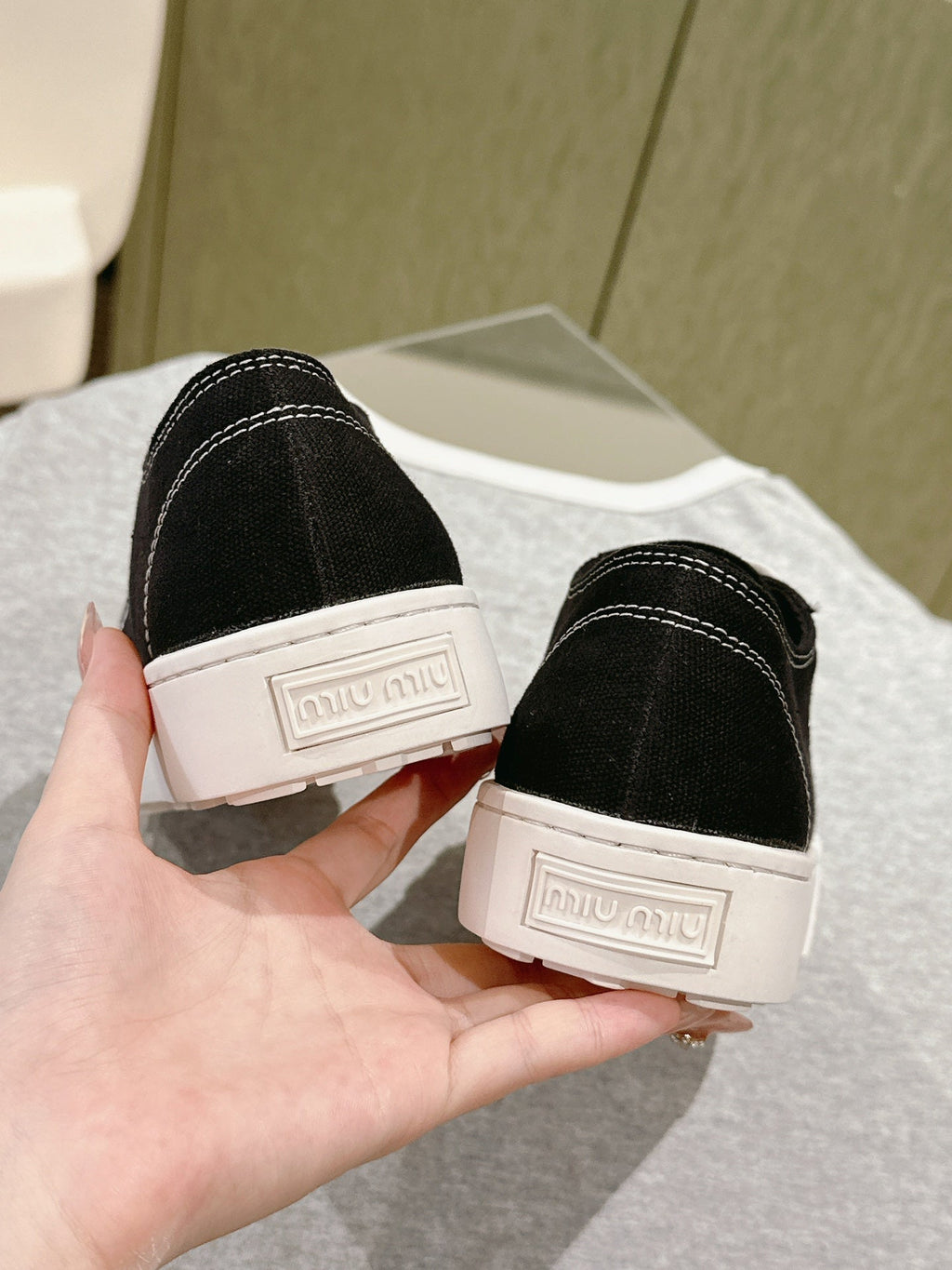 Miu Sneakers Black Canvas 445551