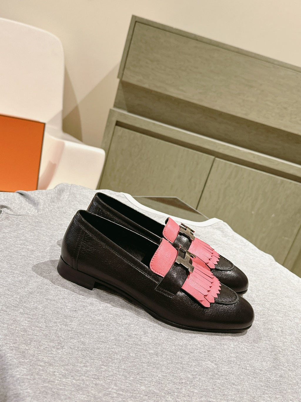 HM Mocassins Royal Loafers Black PInk Sheepskin 445011