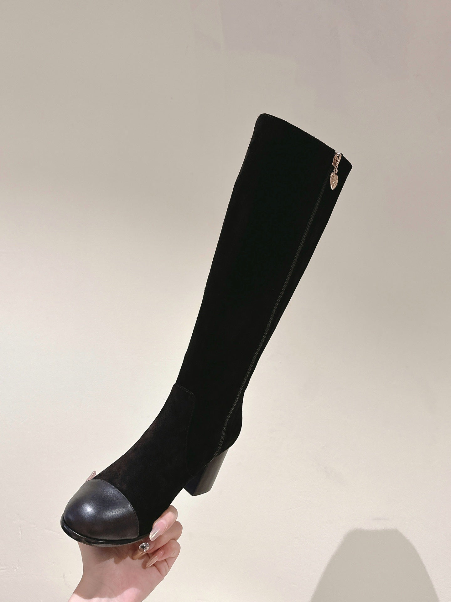 CC 24 FW Knee-High Boots 70mm Black Suede & Cowhide 447187