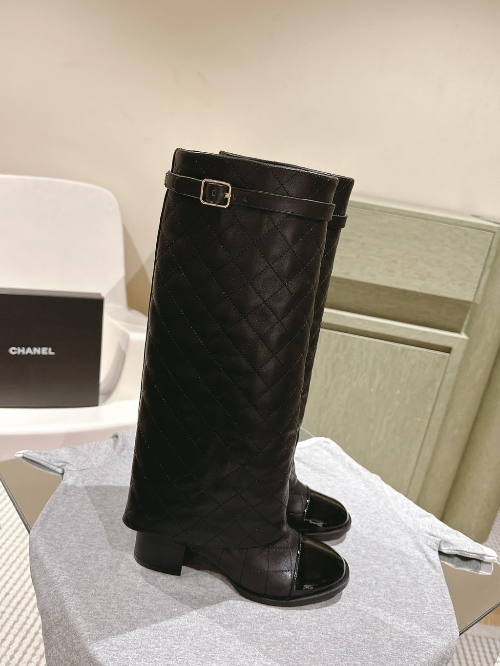 CC 24ss Fold-Over High Boots 40mm Black Quilted Sheepskin 447476