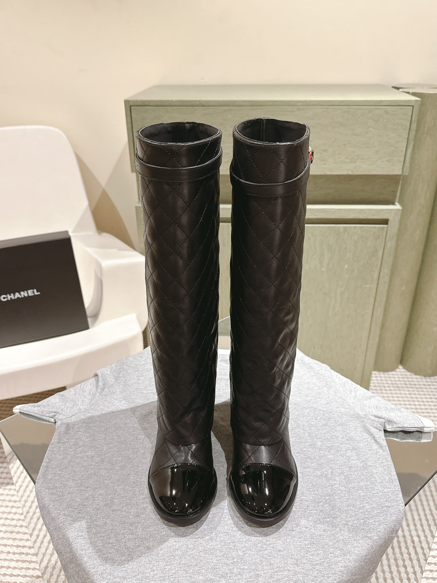 CC 24ss Fold-Over High Boots 40mm Black Quilted Sheepskin 447476