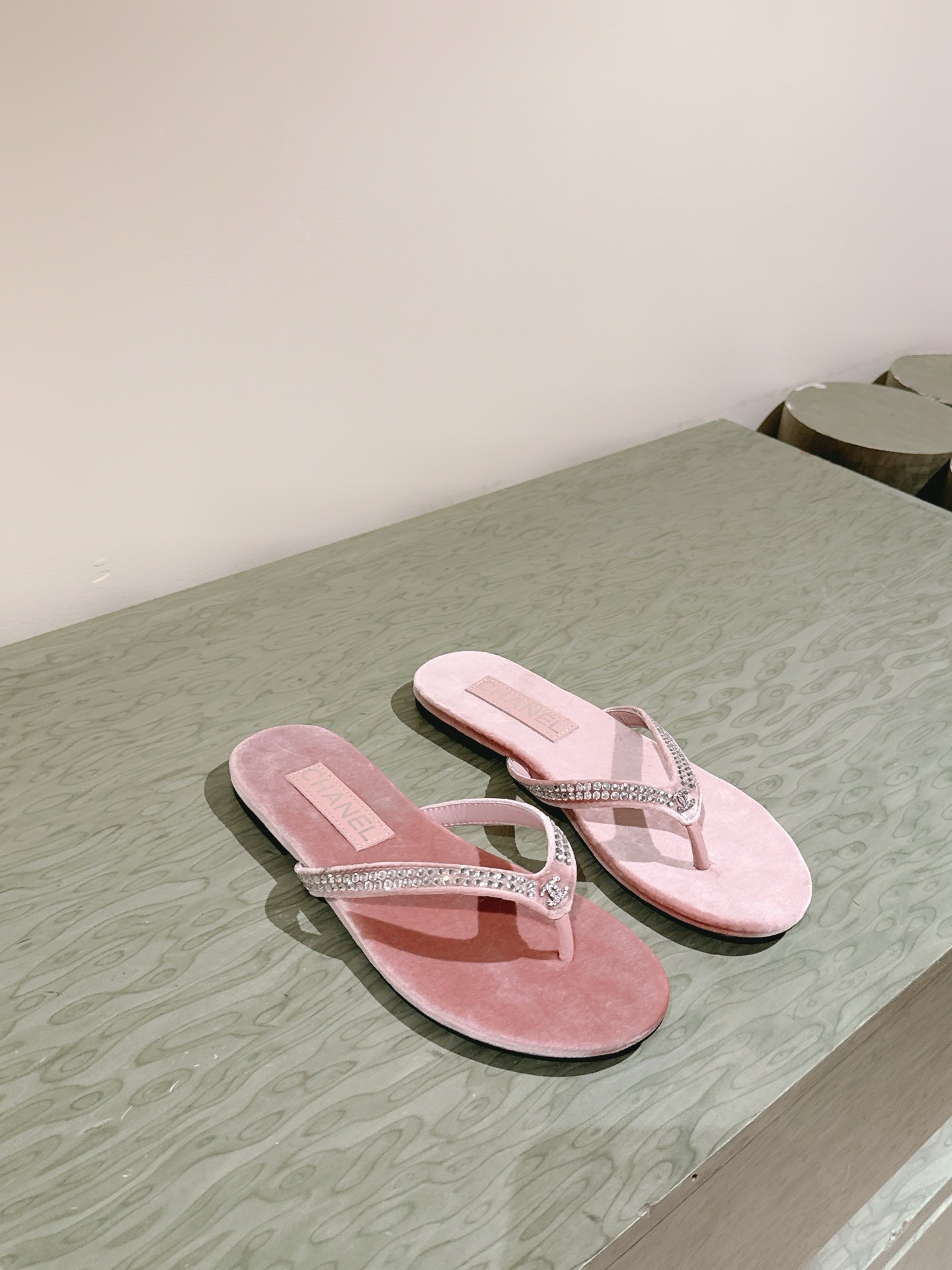 CC 25ss Rhinestone Thong Sandal Pink Velvet 461636
