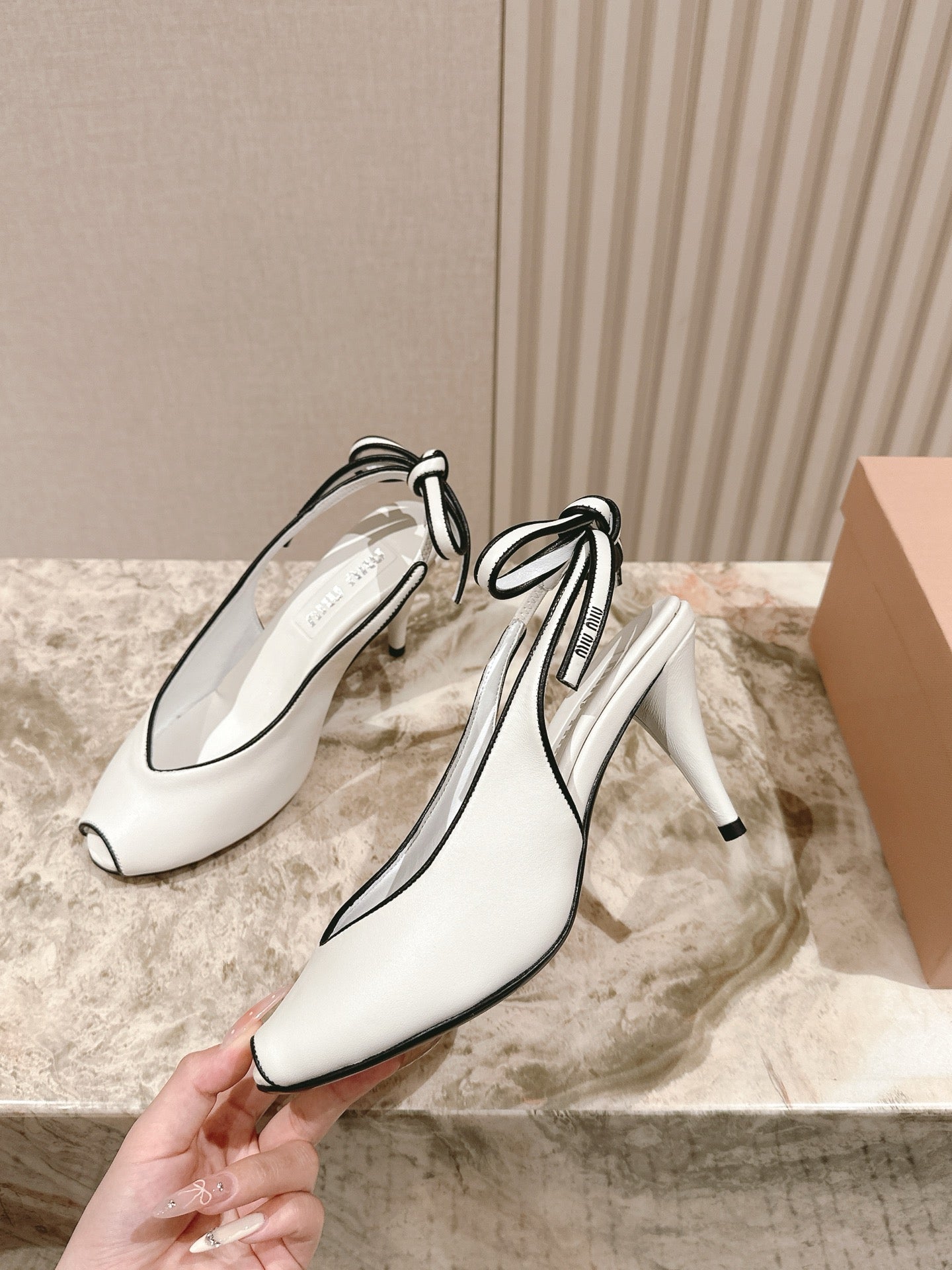 Miu Mordoré Slingback Pumps 85mm White Cowhide Sheepskin 445791
