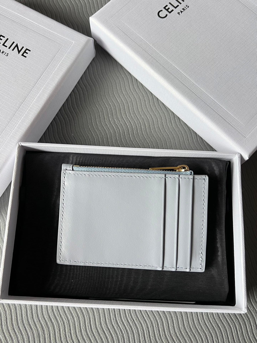 TRIOMPHE Zipped Card Holder Glacier Cowhide Leather