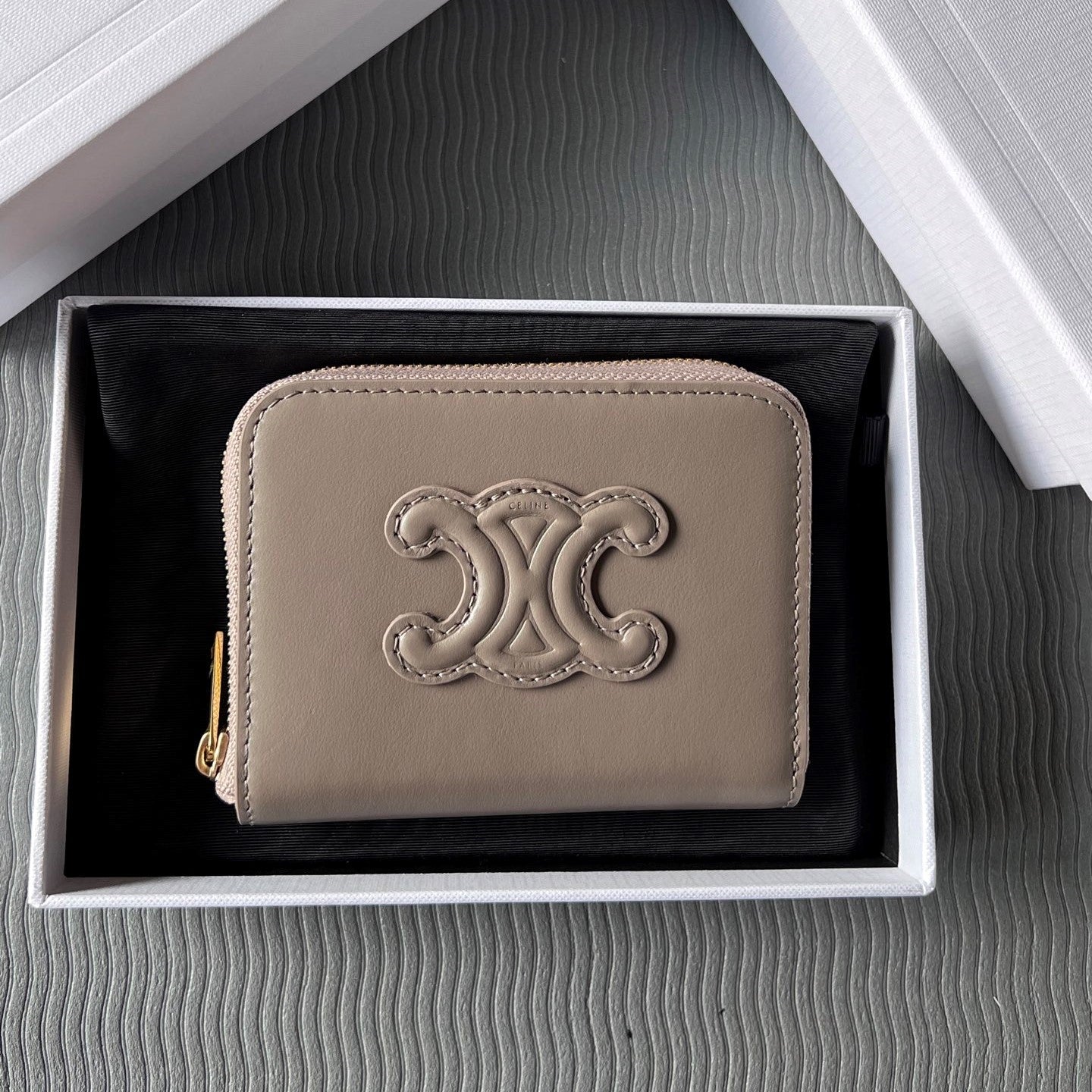 TRIOMPHE Compact Zipped Wallet Modern Taupe Cowhide Leather