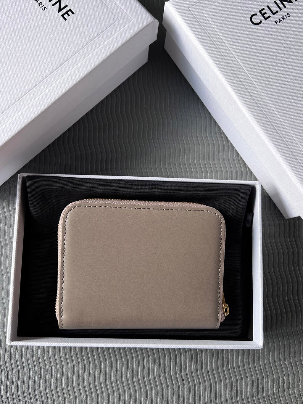 TRIOMPHE Compact Zipped Wallet Modern Taupe Cowhide Leather