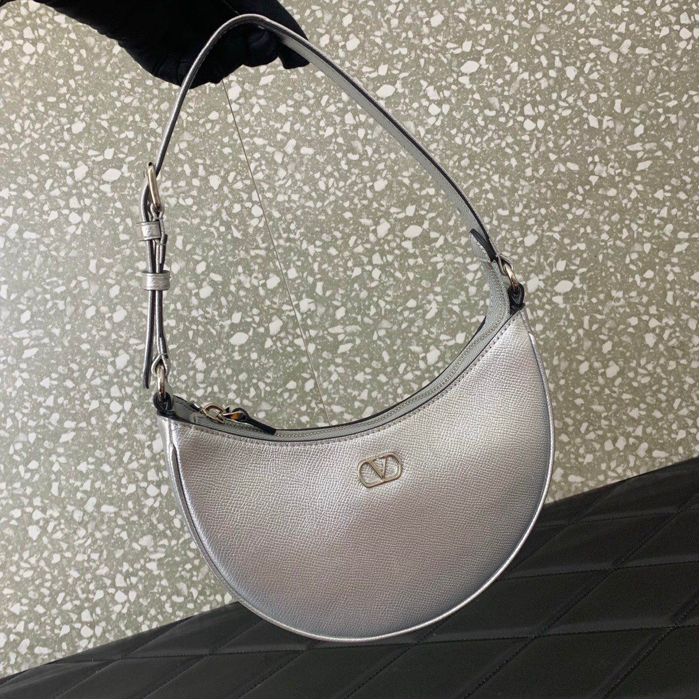 VA GARAVANI VLOGO mini HOBO bag sliver calfskin 566881