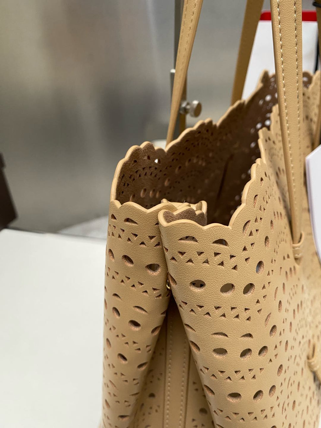MINA 32 BAG IN HARVEST GOLD VIENNA WAVE CALFSKIN