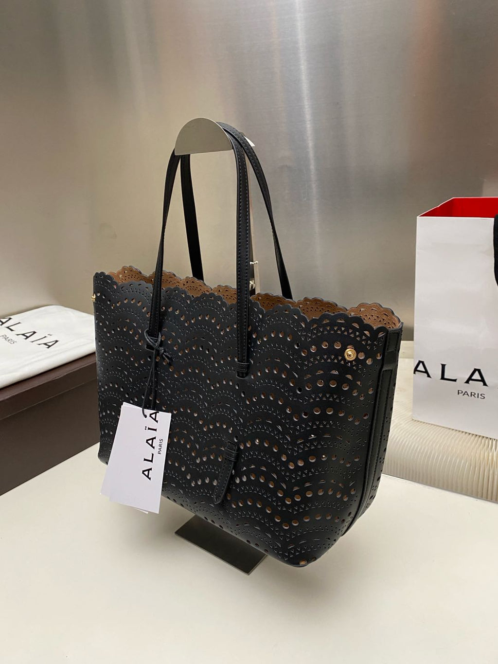MINA 32 BAG IN BLACK VIENNA WAVE CALFSKIN