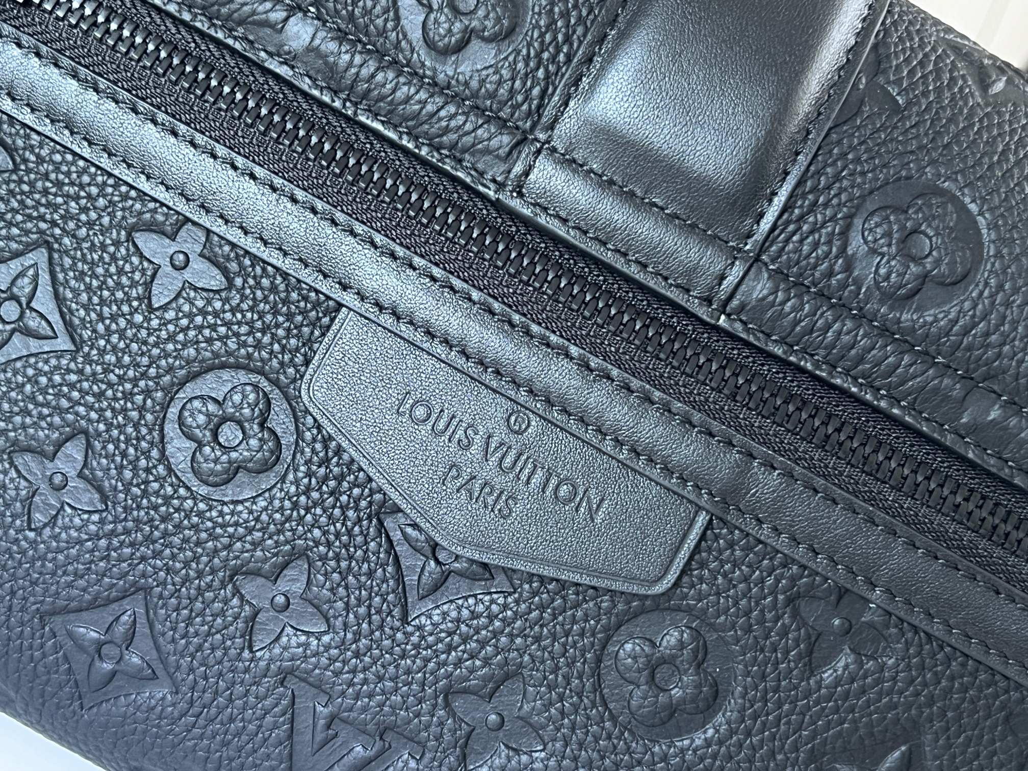 LV S-Cape Messenger Bag 28cm Black Taurillon Monogram leather