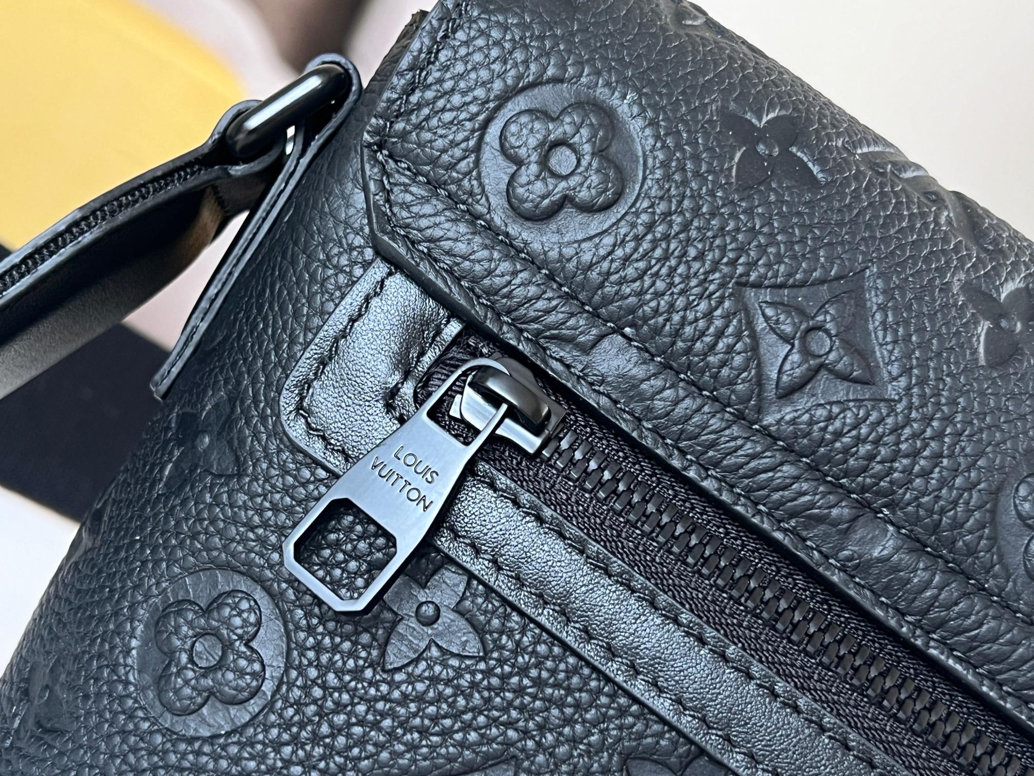 LV S-Cape Messenger Bag 28cm Black Taurillon Monogram leather
