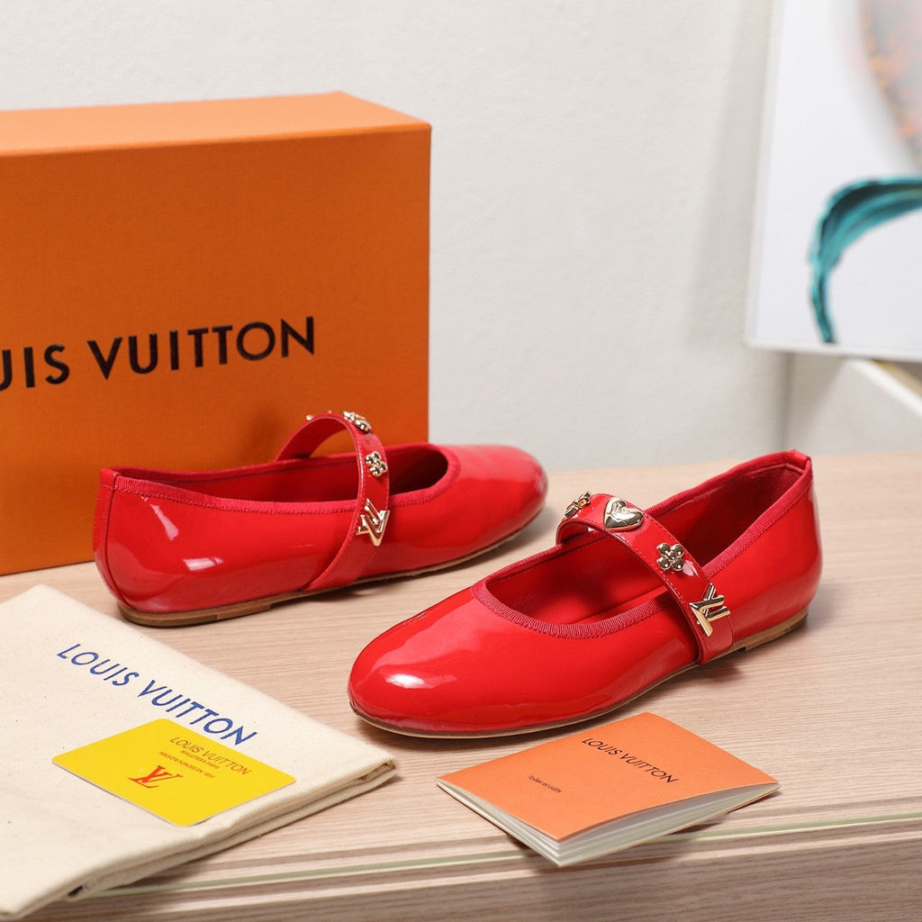 LV 25C Romy Flat Red Patent calf leather With gold logo 218306