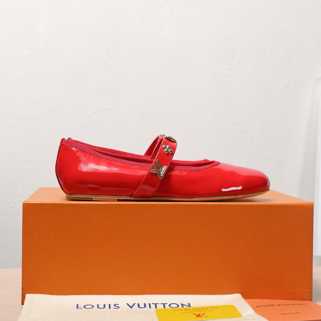 LV 25C Romy Flat Red Patent calf leather With gold logo 218306