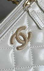 CC Vanity Case Pearl 17cm White Lambskin Gold hardware
