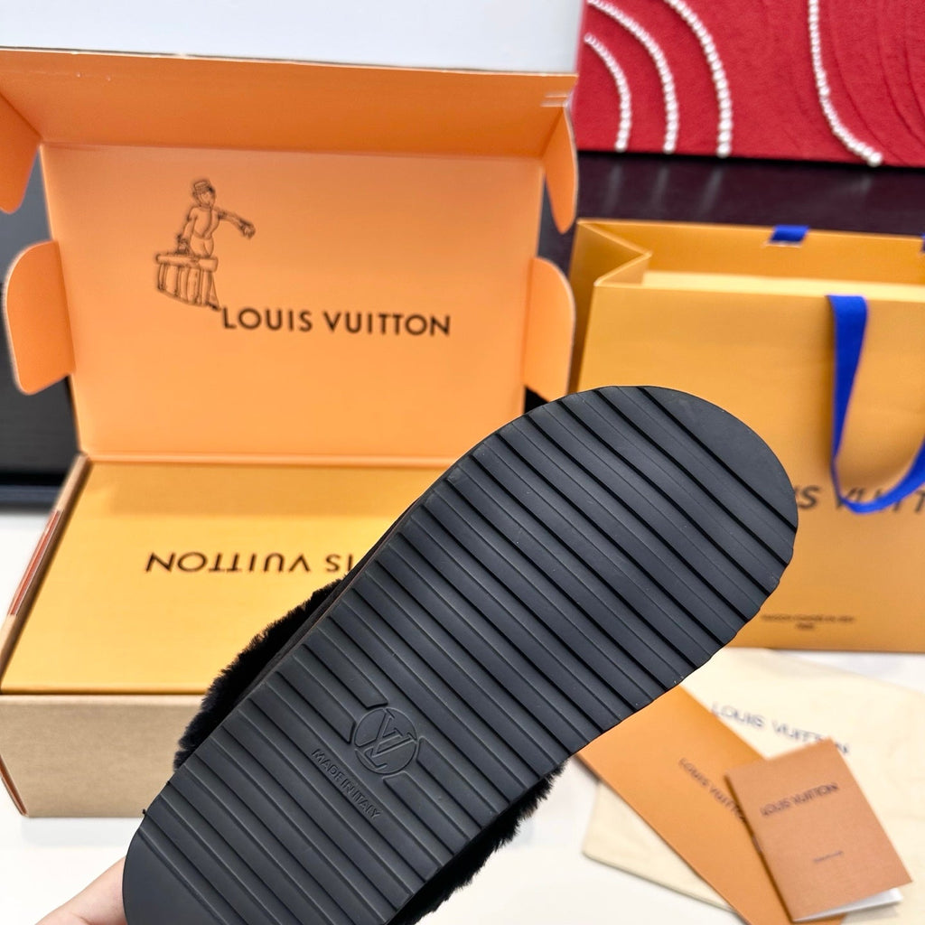 LV Ski Colorado Closed Mule Black Suede Wool 542228
