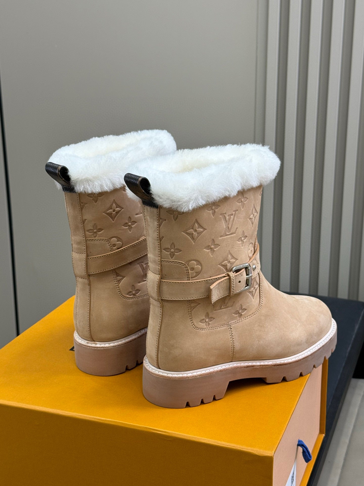 LV Territory Flat Ankle Boots Light Brown Suede Wool 542258