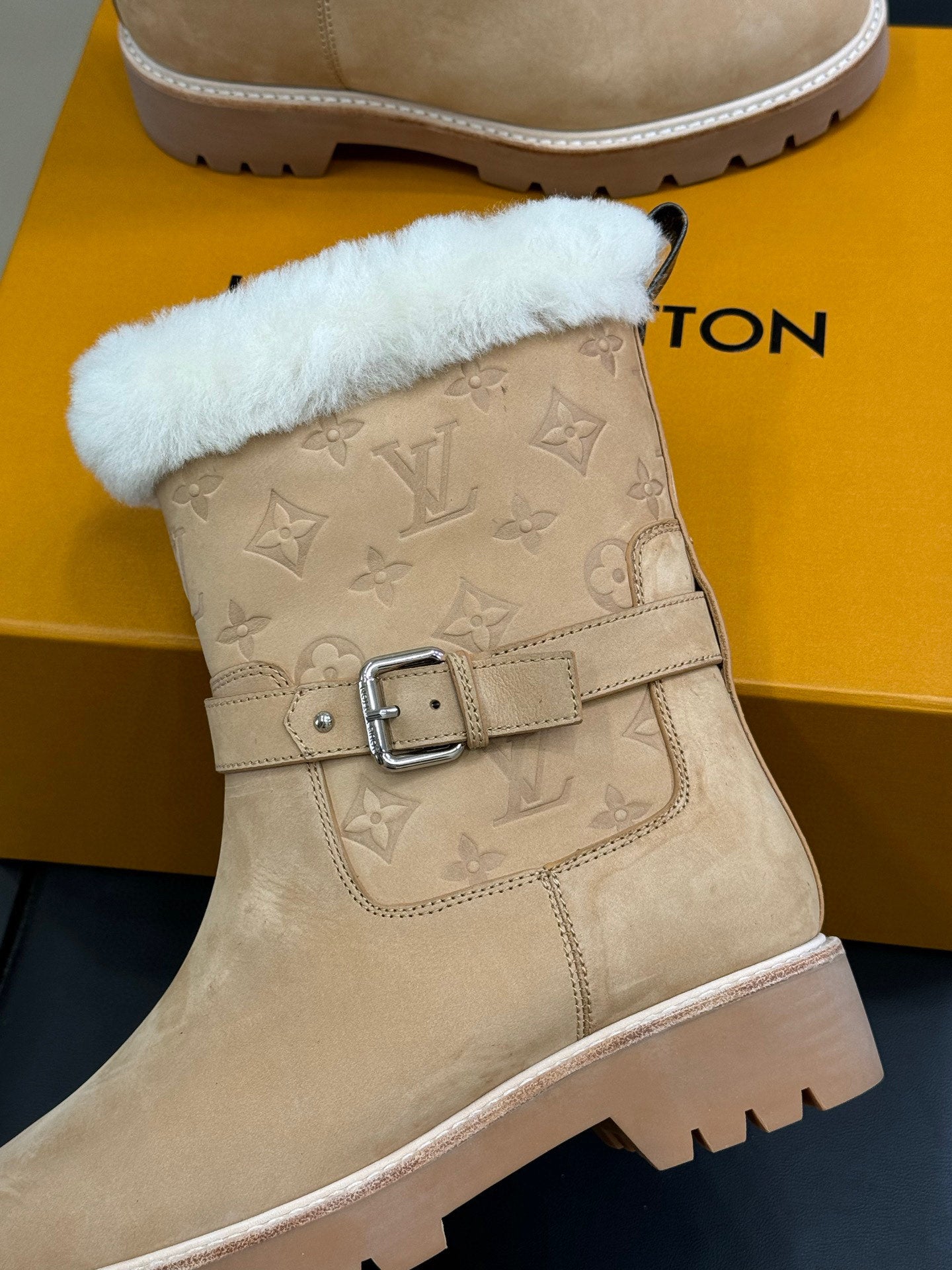 LV Territory Flat Ankle Boots Light Brown Suede Wool 542258