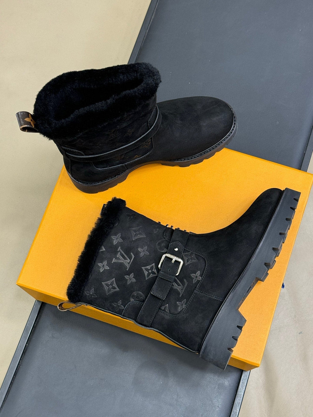 LV Territory Flat Ankle Boots Black Suede 542260