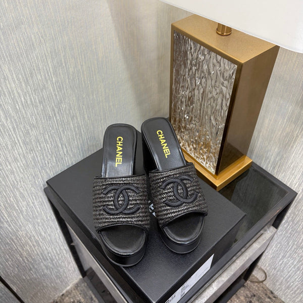 CC 26s Platform Slide Black Raffia Sheepskin 688700