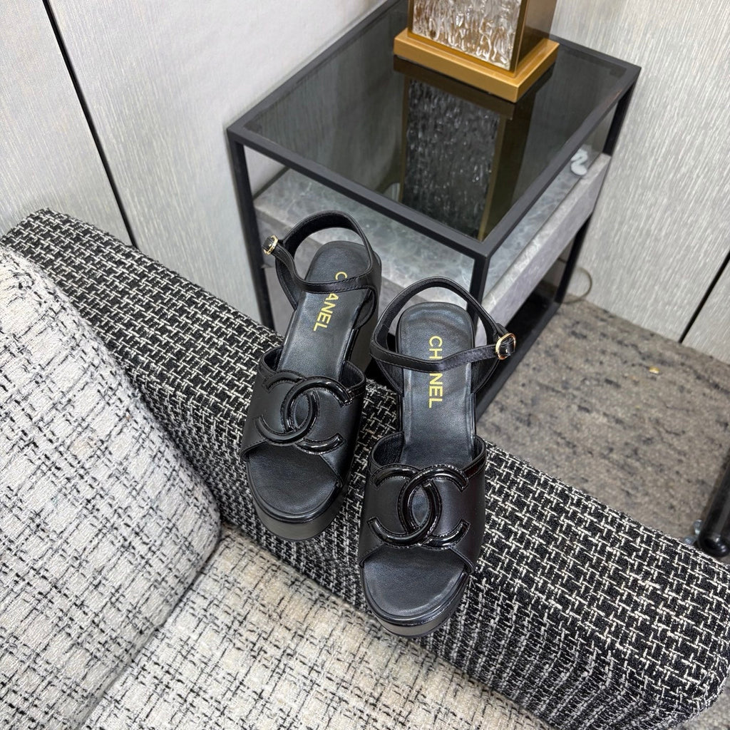 CC 26s Platform Sandals Black Sheepskin 688705
